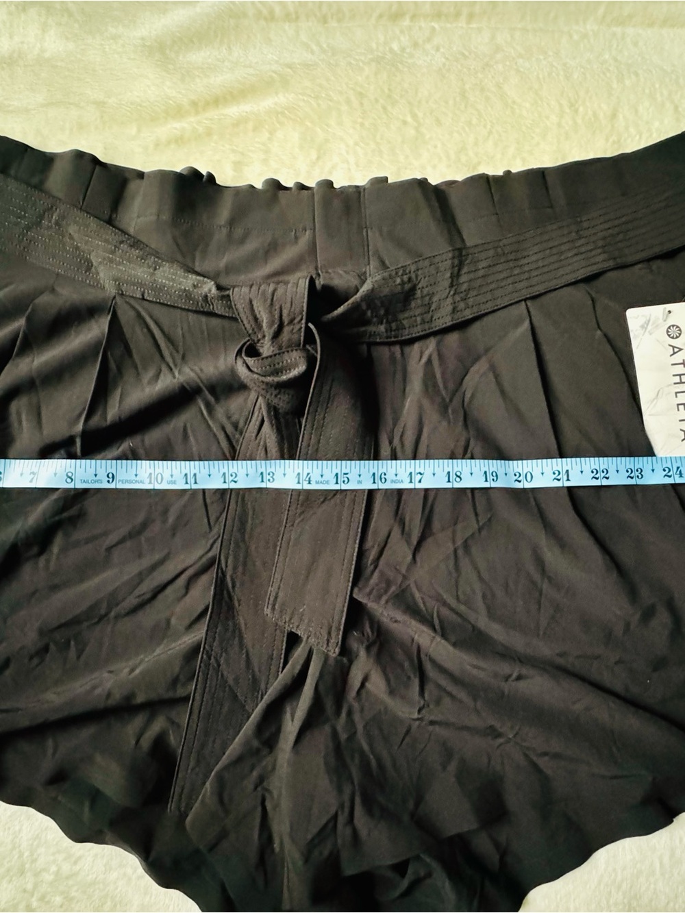NWT Athleta Skyline Short II Women’s Size 24 Black Belted Lightweight Shorts
